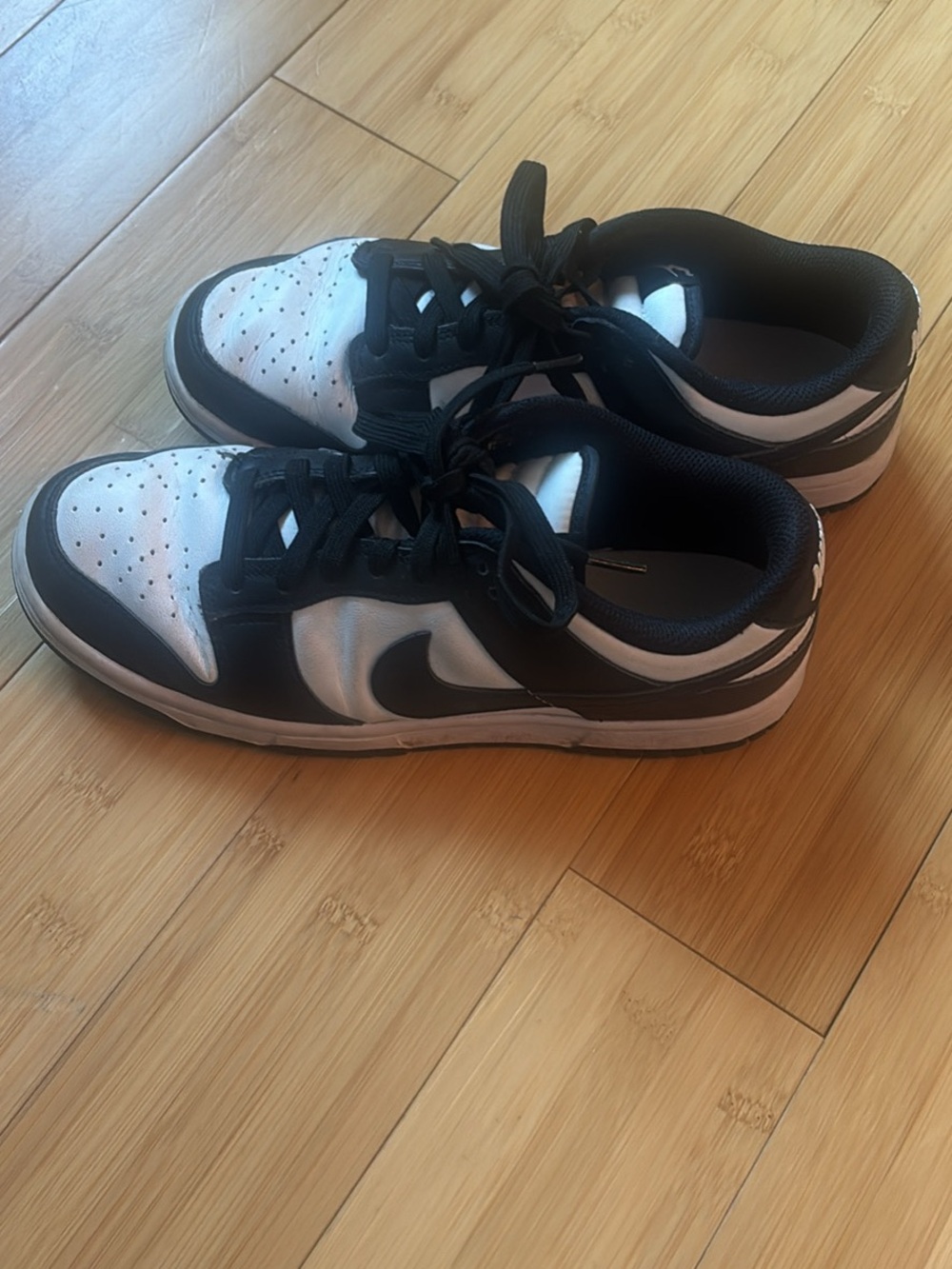 Nike women size 8. Low-Top Sneakers in Black and White
